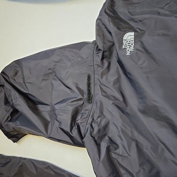 Women's North Face hooded lightweight Dryvent Windbreaker jacket Size SP - Picture 10 of 11